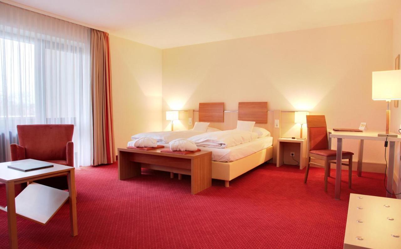 Hotel Am Kurpark バート・ヘルスフェルト エクステリア 写真