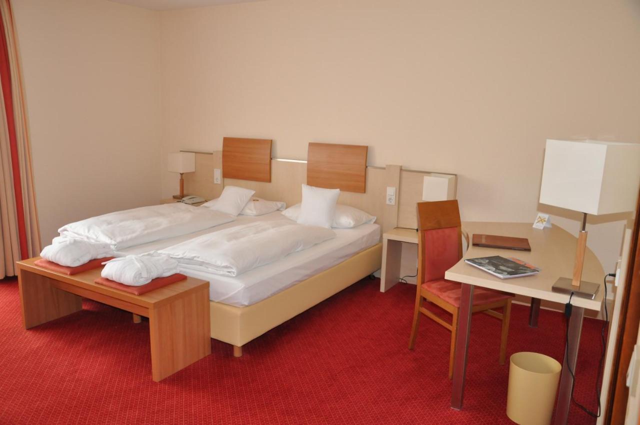Hotel Am Kurpark バート・ヘルスフェルト エクステリア 写真