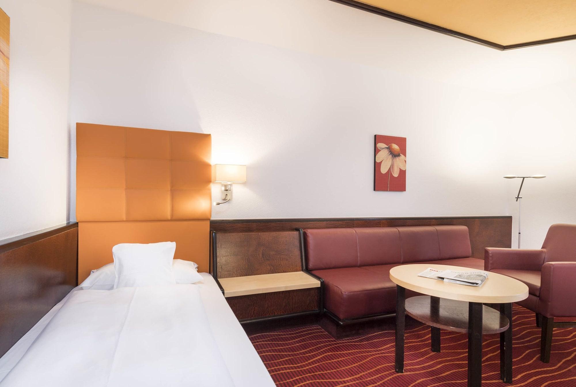 Hotel Am Kurpark バート・ヘルスフェルト エクステリア 写真