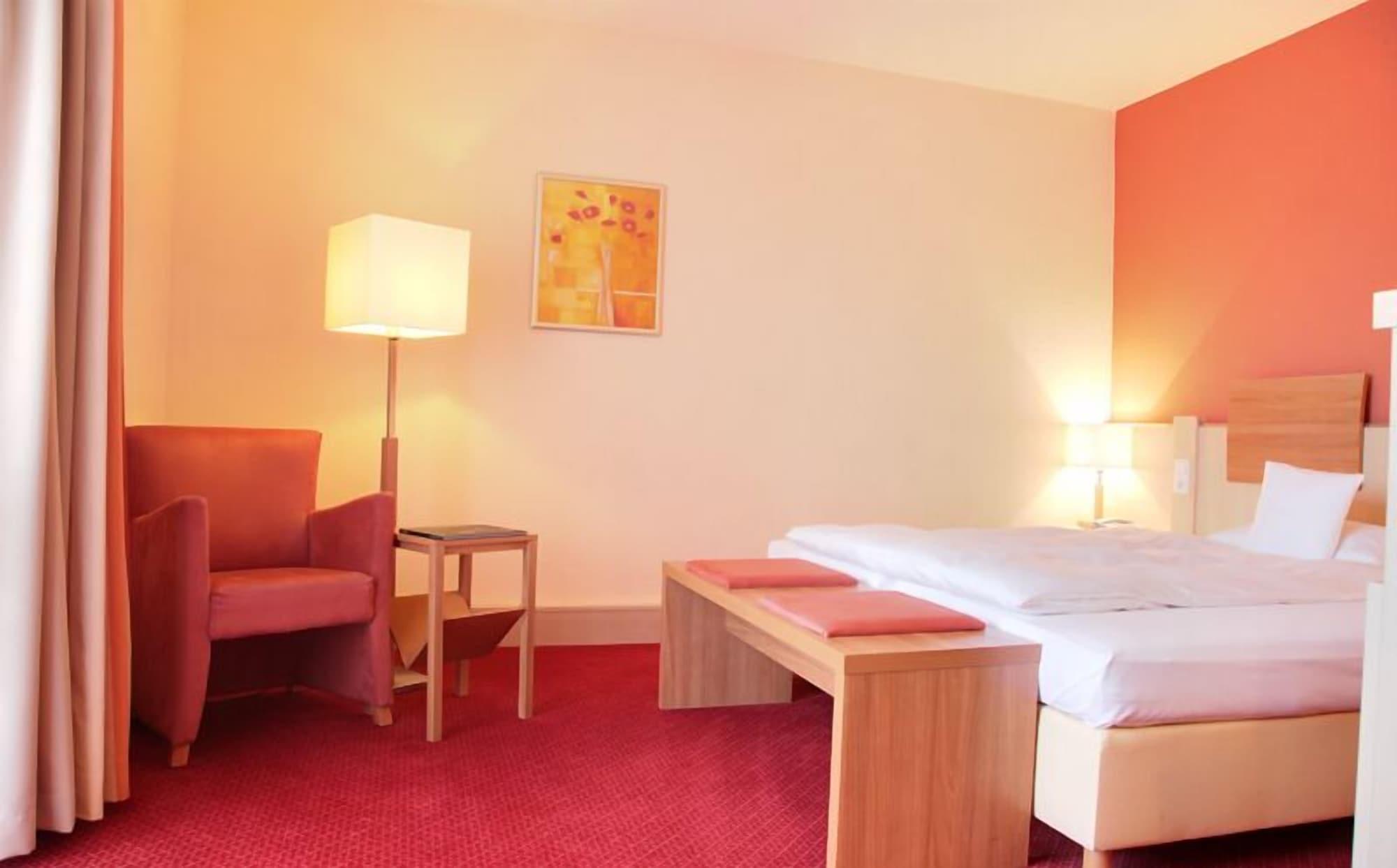 Hotel Am Kurpark バート・ヘルスフェルト エクステリア 写真