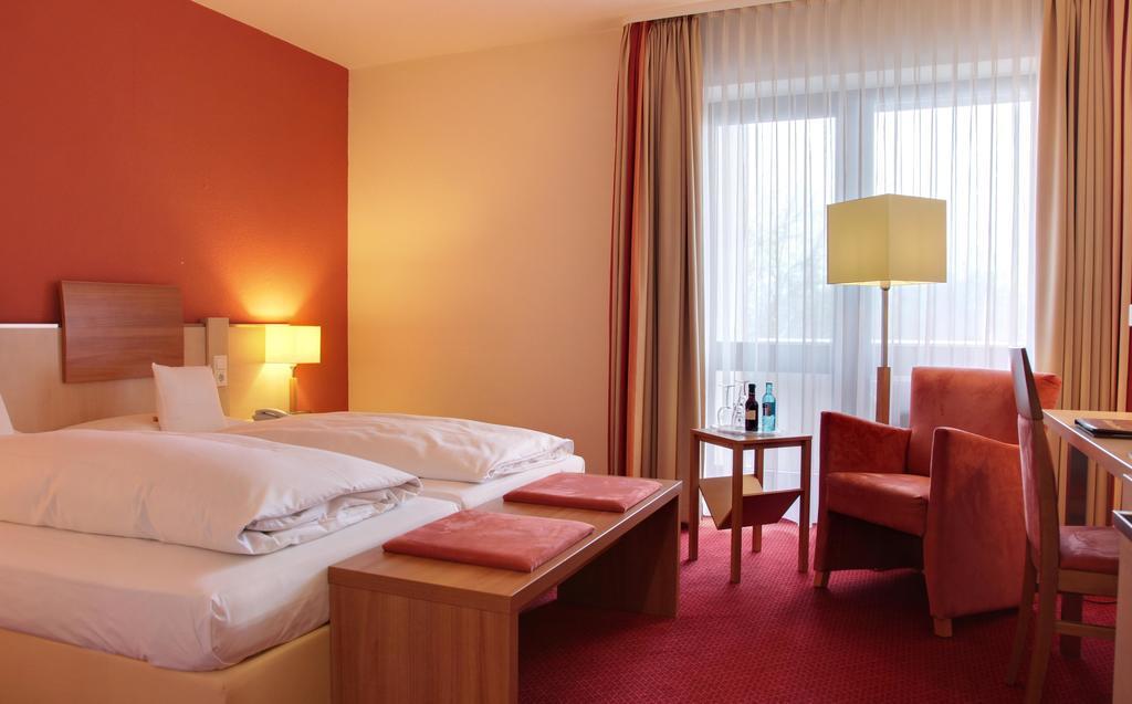 Hotel Am Kurpark バート・ヘルスフェルト エクステリア 写真